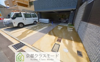 敷地内ガレージ
