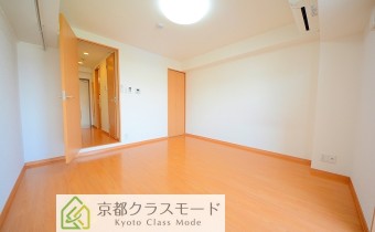 洋室8帖・別アングル