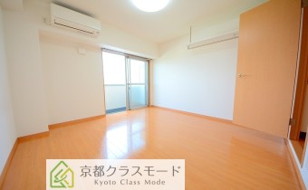 洋室8帖・別アングル