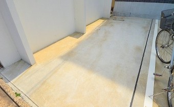 敷地内ガレージ