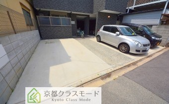 敷地内ガレージ