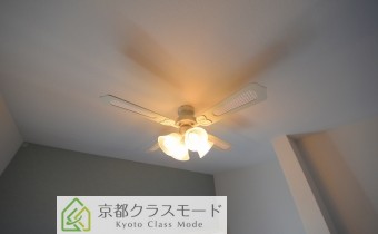 シーリングファン付き♪