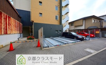 敷地内ガレージ