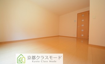 リビング　※室内写真は同建物内の103号室のものです。