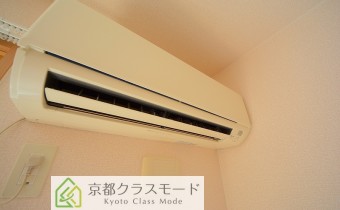 エアコン　※室内写真は同建物内の103号室のものです。