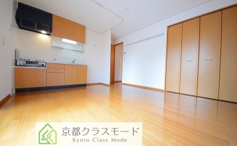 洋室は広めの8帖タイプ♪使い勝手も良い感じです！（反転タイプ）