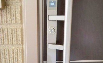 カードキータイプのドアロック