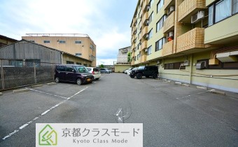 敷地内ガレージ