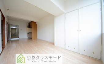 白を基調とした明るいLDK12帖♪
