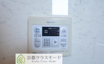 追焚き機能付き　※室内写真は同マンション内の401号室のものです。