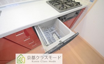 食器洗浄乾燥機　※室内写真は同マンション内の401号室のものです。