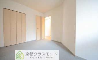 ※室内写真は同マンション内の401号室のものです。