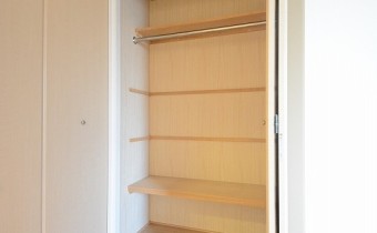 ※室内写真は同マンション内の401号室のものです。