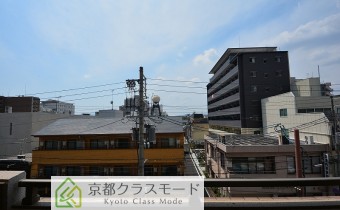 ※室内写真は同マンション内の401号室のものです。