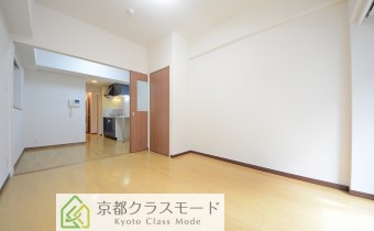 DKと洋室をつなげれば9.6帖の室内空間と使えます♪