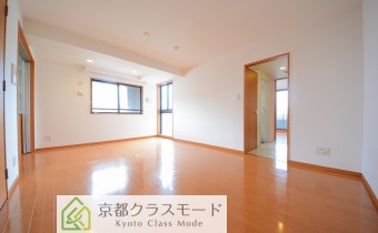 上質な室内空間♪リビングは15.3帖あり！