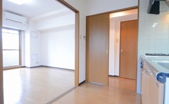 ※室内写真は同マンション内・別タイプの参考画像となります。
