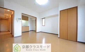 ※室内写真は同マンション内・別タイプの参考画像となります。