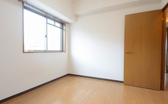 ※室内写真は同マンション内・別タイプの参考画像となります。