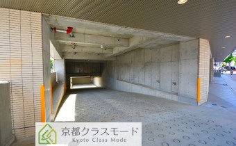 敷地内ガレージ入口