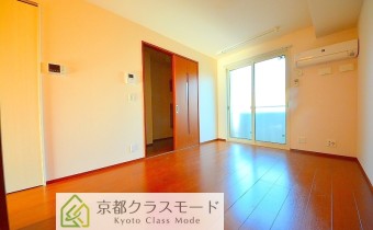 LDK10.5帖　陽当たりの良いリビングルーム