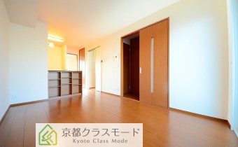 カウンターキッチンタイプのシックなお部屋♪