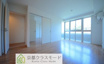 ※室内写真は同マンション内の別タイプのお部屋となります。