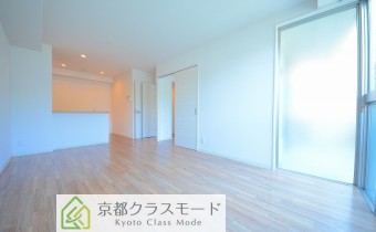 13.2帖の開放的なリビング♪人気のカウンターキッチンタイプ！ ※室内写真は同マンション内の別タイプのお部屋となります。