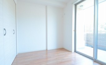※室内写真は同マンション内の別タイプのお部屋となります。