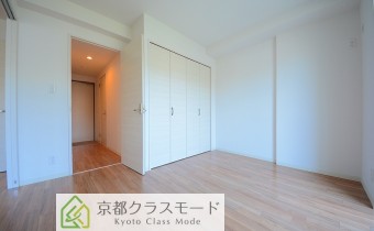 ※室内写真は同マンション内の別タイプのお部屋となります。