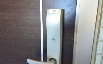 カードキータイプ玄関ドア