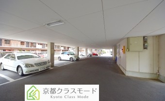 敷地内ガレージ