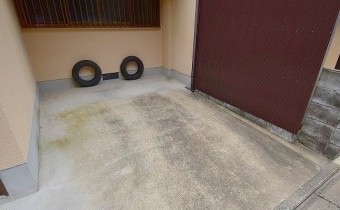敷地内ガレージ　※軽のみとなります。※写真は6号のものです