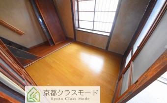玄関横の洋室2帖
