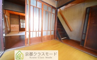 玄関横の洋室2帖