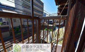 ベランダから京阪「伏見桃山」駅が見えます♪