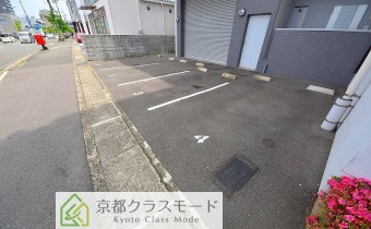 敷地内ガレージ