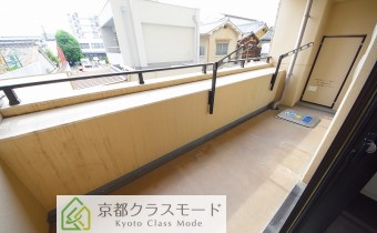 ※室内写真は同マンション内の805号室のものです。