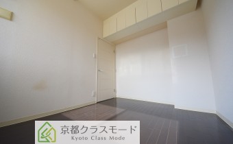 ※室内写真は同マンション内の805号室のものです。