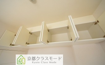 ※室内写真は同マンション内の805号室のものです。