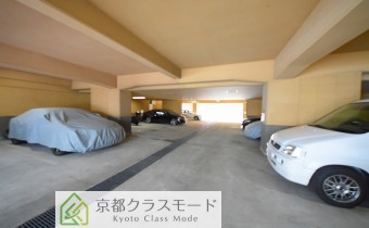 敷地内ガレージ