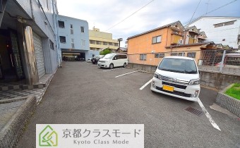 敷地内ガレージ