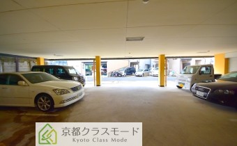 敷地内ガレージ