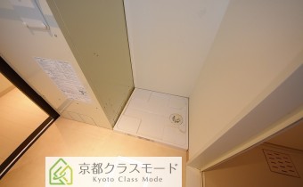 洗濯機置き場　　※写真は101号室のものです