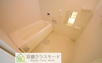 バスルーム　　※写真は101号室のものです