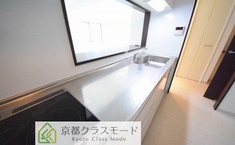 調理スペース　　※写真は101号室のものです