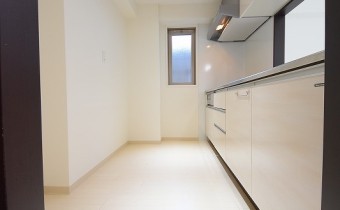 キッチンスペース　　※写真は101号室のものです