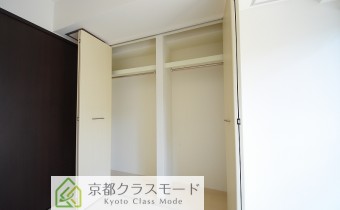 洋室5.4帖のクローゼット