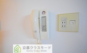 オートロック　※室内写真は106号のものです