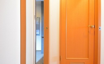 ※室内写真は同マンション内の別タイプのお部屋になります。